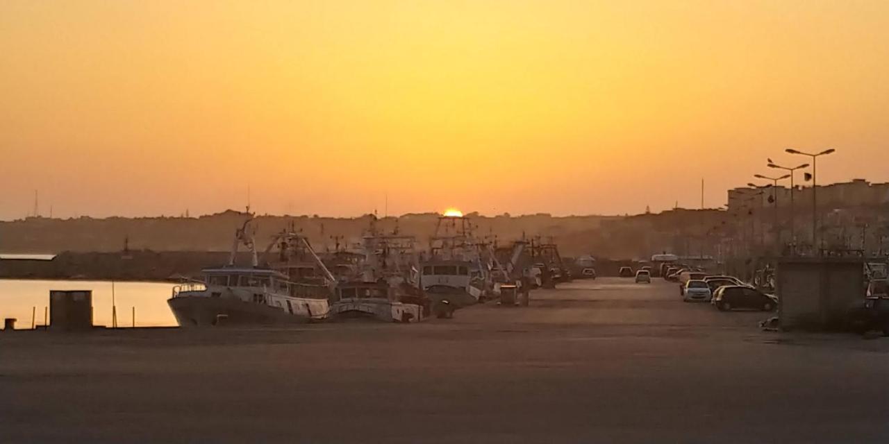 Casa Sunrise - Lovely Sea Front Vakantiehuis